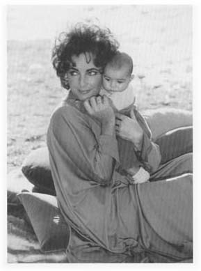 Elizabeth Taylor With Her Grandaughter 