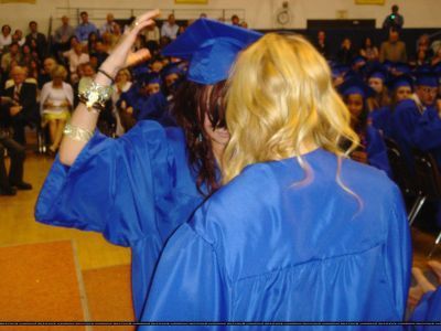  Mary-Kate and Ashley graduating 2006