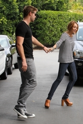  Miley&Liam < 3