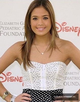  Nicole @ 21st A Time For Heroes Celebrity Picnic Sponsored Von Disney