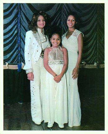  Rebbie with family & mga kaibigan
