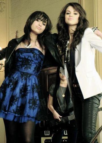  Sel And Demi