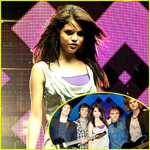  Selena Gomez And The Scene