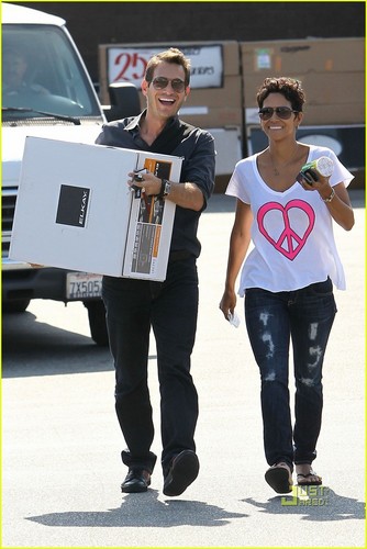 Halle Berry: Everything But The Kitchen Sink