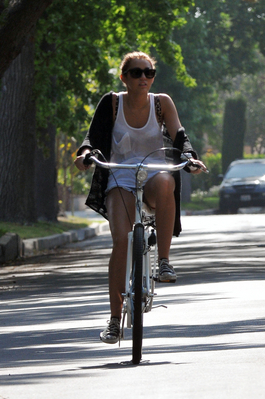  Miley & Liam Bike Riding In Toluca Lake – 06/27/10