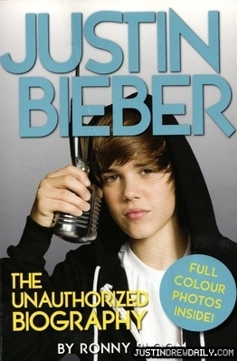  Miscellaneous > Bücher > Justin Bieber Biography (Unofficial)