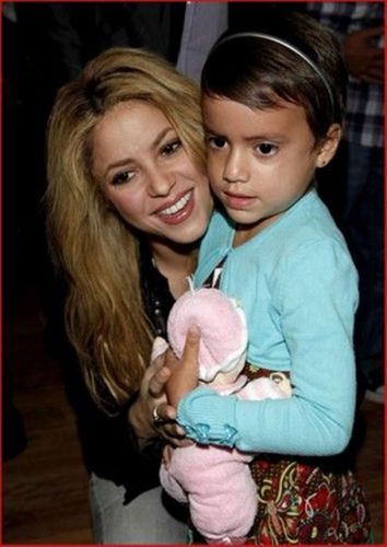  Shakira CHILD
