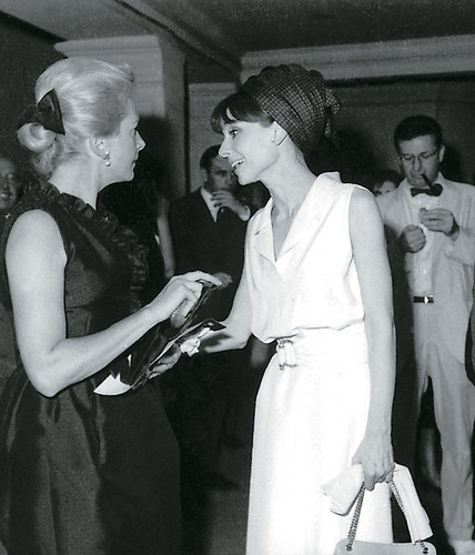  Audrey Hepburn and Deborah Kerr