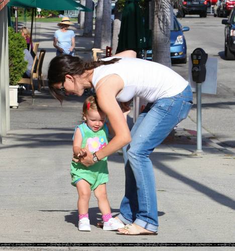 Jen and Seraphina Out And About!