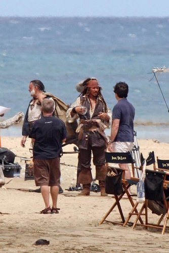  Pirates of the Caribbean 4: On Stranger Tides - First Set fotografias of Johnny Depp