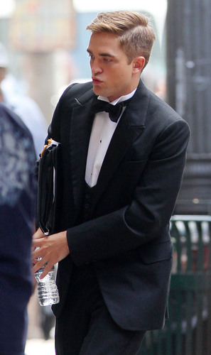  Rob in a tuxedo on "Water For Elephants" Set