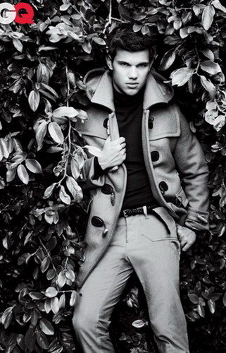  TAYLOR LAUTNER LOOKING GOOD IN GQ MAGAZINE