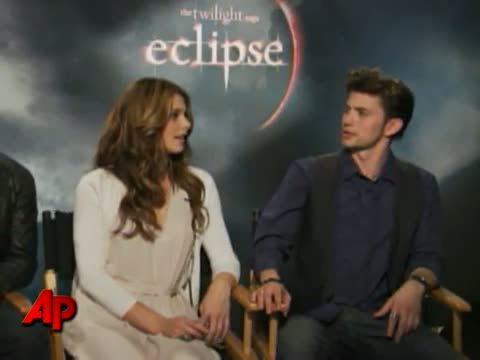  Online Interviews > AP: 'Twilight' Cast Pick favorito Vampire Stories