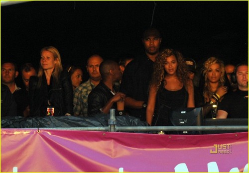  Gwyneth Paltrow Joins beyonce To Watch jay_z In show, concerto