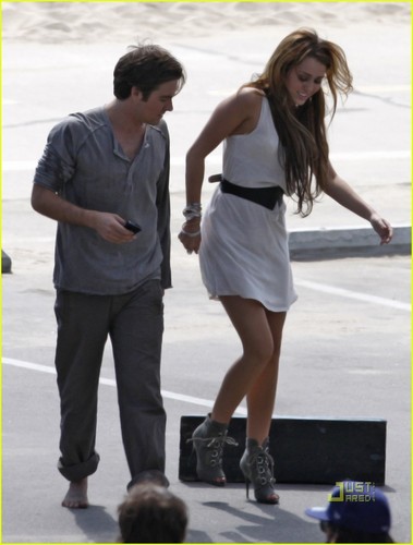  Miley new Musica video ‘BIG BIG BANG’ with actor Kevin Zegers