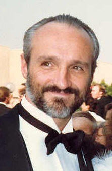  dad, Steven Keaton, played oleh Michael Gross