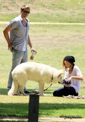  Liam & Miley out in Toulca Lake