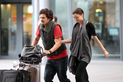  Orlando Bloom and Miranda Kerr at Heathrow Airport (July 9)