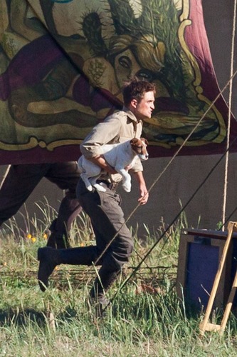  Rob on "Water For Elephants" Set