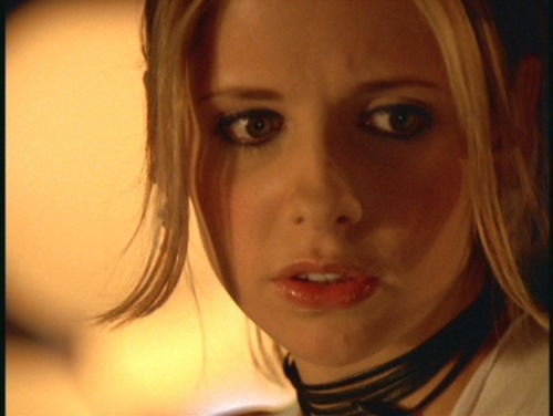  Sarah as Buffy! <3