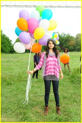  Selena Gomez: Dream Out Loud Commercial!