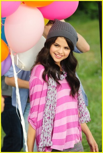  Selena Gomez: Dream Out Loud Commercial!