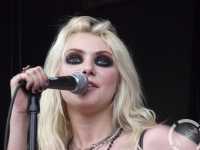  Vans Wrapped Tour 2010 (Montreal)- The Pretty Reckless