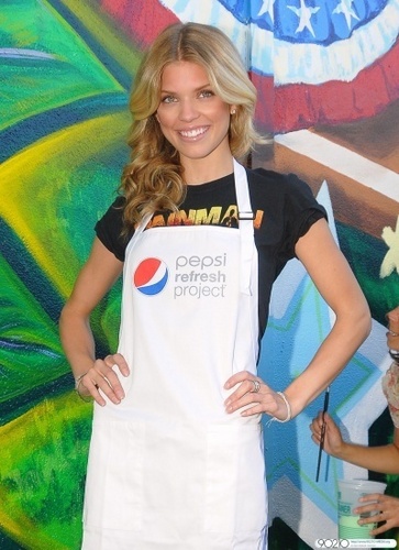  2010-07-13 Pepsi Refresh Project at the El Salvadore (new photos)