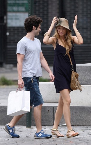  Blake Lively and Penn Badgley out in NYC (July 13)