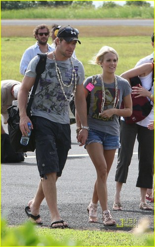  Carrie & Mike out in Tahiti