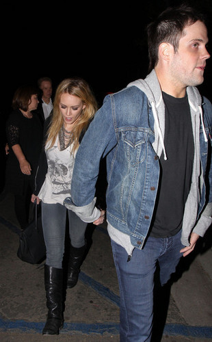  Hilary & Mike leaving the Kings Of Leon concierto in Hollywood