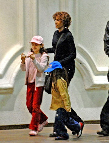  paris and blanket with nany grace