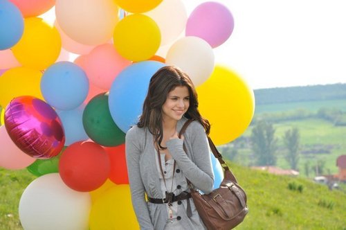  selena's еще pix from "dream out loud".......