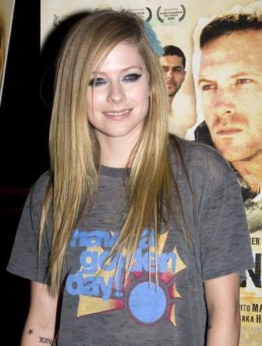  Avril Lavigne - July 19