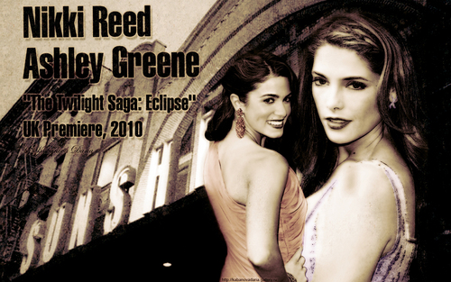  Nikki Reed&Ashley Greene eclipse UK premiere