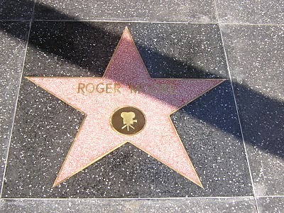 Roger Moore Walk Of Fame star, sterne