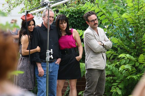  Scream 4 - Courteney Cox, Neve Campbell, and David Arquette on set