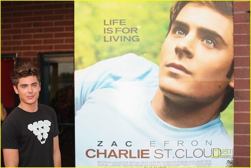  Zac @ Charlie St. nuage Premiere: St Louis