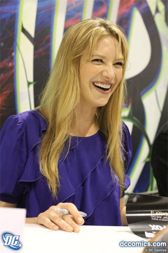  Fringe cast signing at San Diego Comic Con 2010