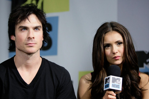 Nina & Ian @ MySpace And MTV Tower During Comic-Con 2010 