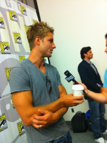  Smallville Cast - Comic Con 2010