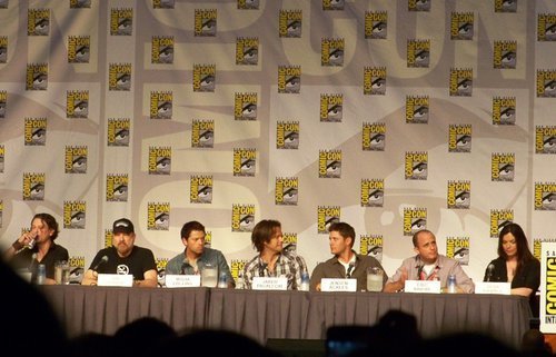  sobrenatural Cast at the Comic-Con