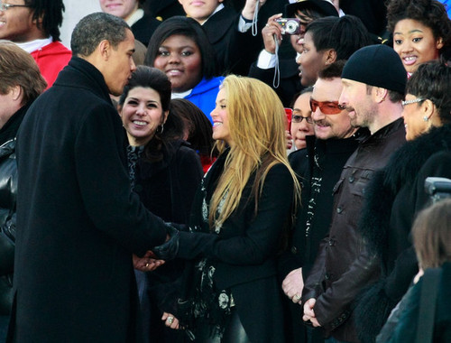  We Are One: The Obama Inaugural Celebration At The ইংল্যাণ্ডের লিংকনে তৈরি একধরনের ঝলমলে সবুজ রঙের কাপড় Memorial