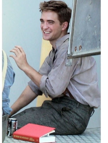  Rob on "Water For Elephants" Set [July 7th]