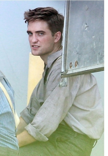  Rob on "Water For Elephants" Set [July 7th]