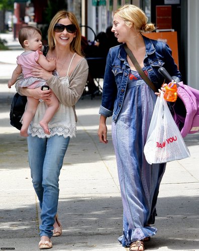  Sarah and шарлотка, шарлотта out in Brentwood (July 25)