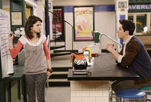  2.26 Wizards vs. 뱀파이어 On Waverly Place