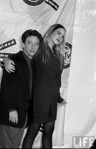 Actors David Faustino and Christina Applegate in August 1990 (12)