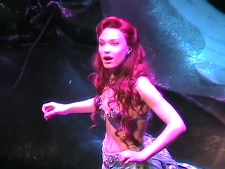  Ariel 唱歌
