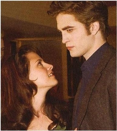  Edward and Bella New Moon